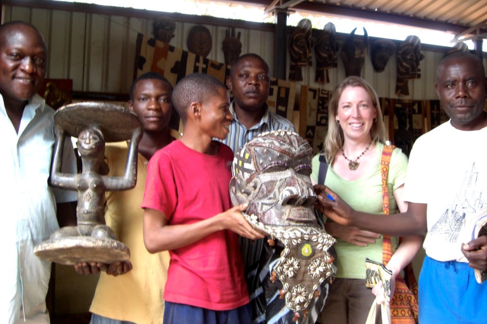 Nov 2010. Negotiating with 5 guys at once in a foreign language = not easy. By the looks on some faces, I'm guessing I didn't get a great price.