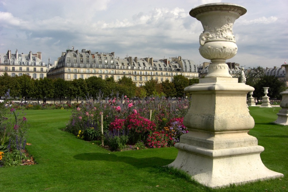 gardens outside the Louvre